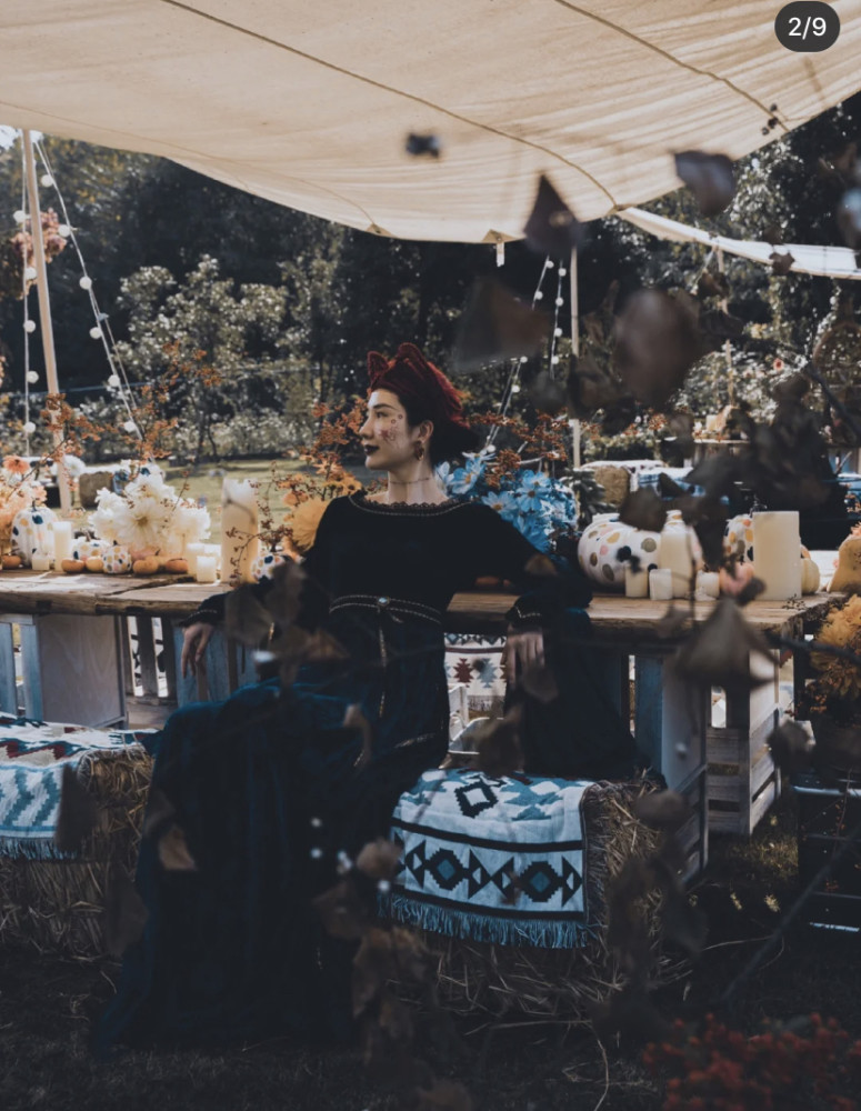 董花花|董花花参加万圣节party，蒋凡罕见陪妻子出席，扮粉恐龙超可爱