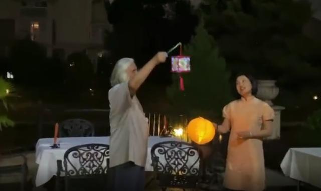 张纪中|张纪中万圣节化身老顽童与子女嬉闹，杜星霖盛赞丈夫有担当最懂爱