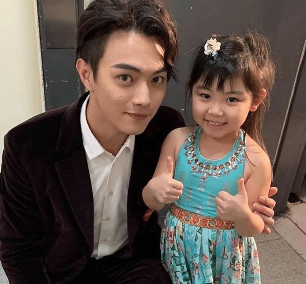 许凯拒合影被路人骂真有意思太牛了吧你