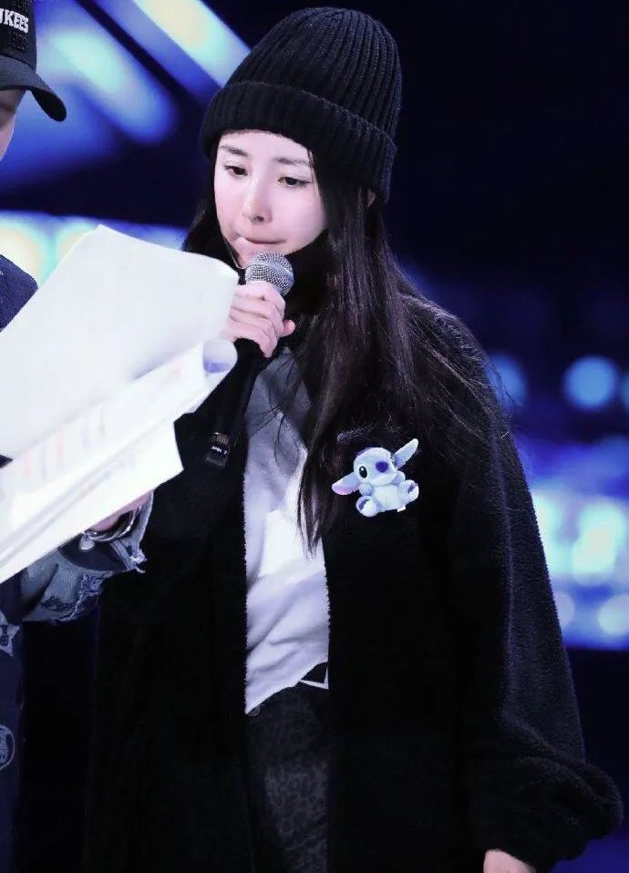 杨幂|杨幂的少女幂称号横走江湖不是白叫的，生图踢翻百万摄影师