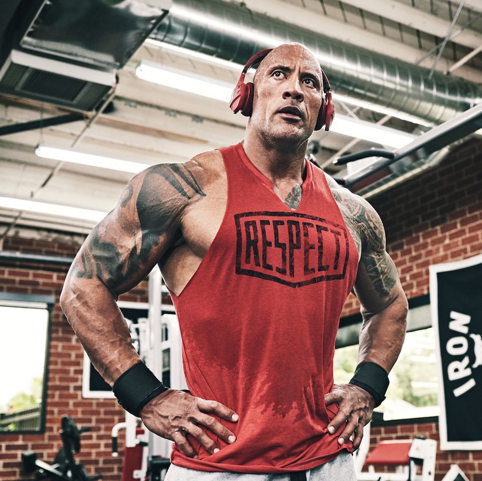 巨石强森分享健身方案打造硬如磐石的肌肉身材