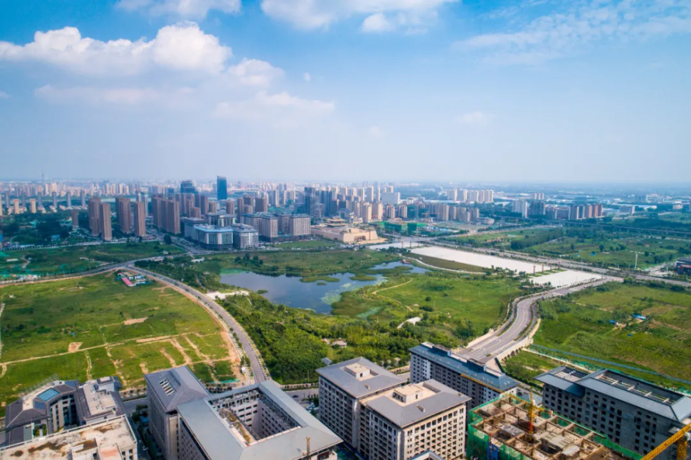 *中意湖开封cbd鸟瞰实景图 @昆秀汴梁城 因此,当「五馆一城」在此区域