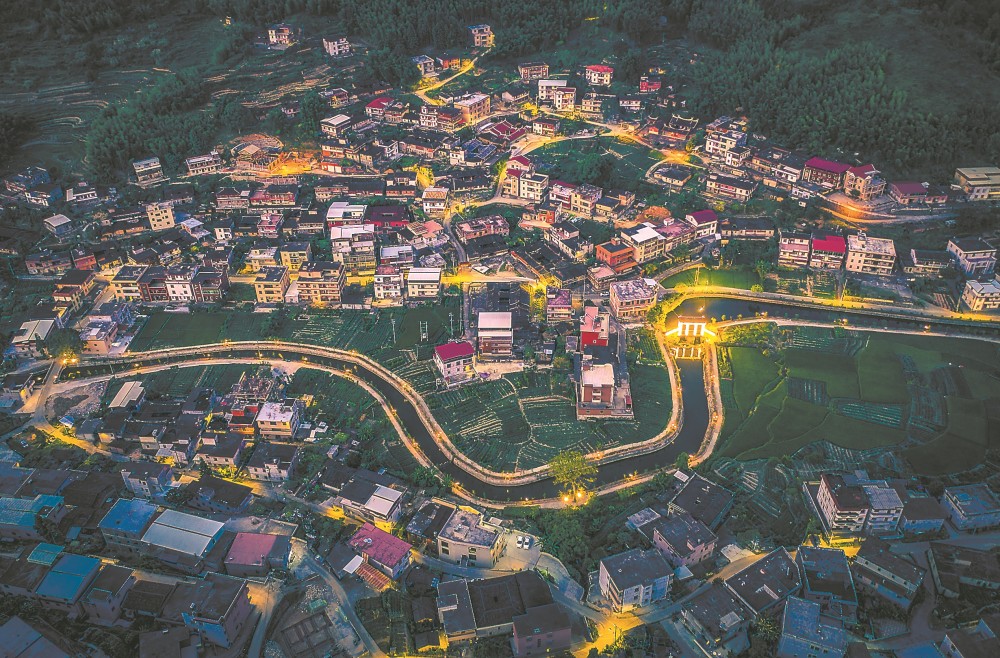 从南安市城区出发,一路向西北行进50公里,记者来到南安市蓬华镇华美村