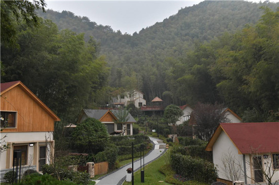 郴州苏仙区许家洞镇温泉小镇近年来,温泉小镇还通过升级生态旅游