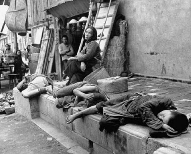1942年民国大饥荒草根树皮为食个个瘦骨如柴触目惊心
