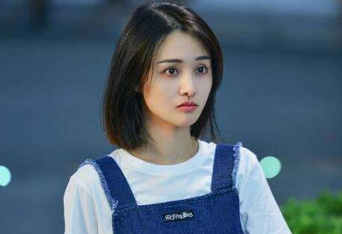 郑爽|迟到1小时，口罩遮面，素颜上镜，郑爽直播再惹事端