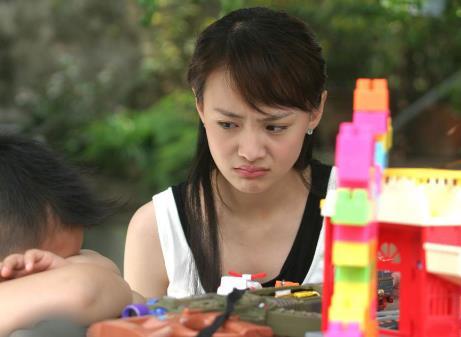 郑爽|迟到1小时，口罩遮面，素颜上镜，郑爽直播再惹事端