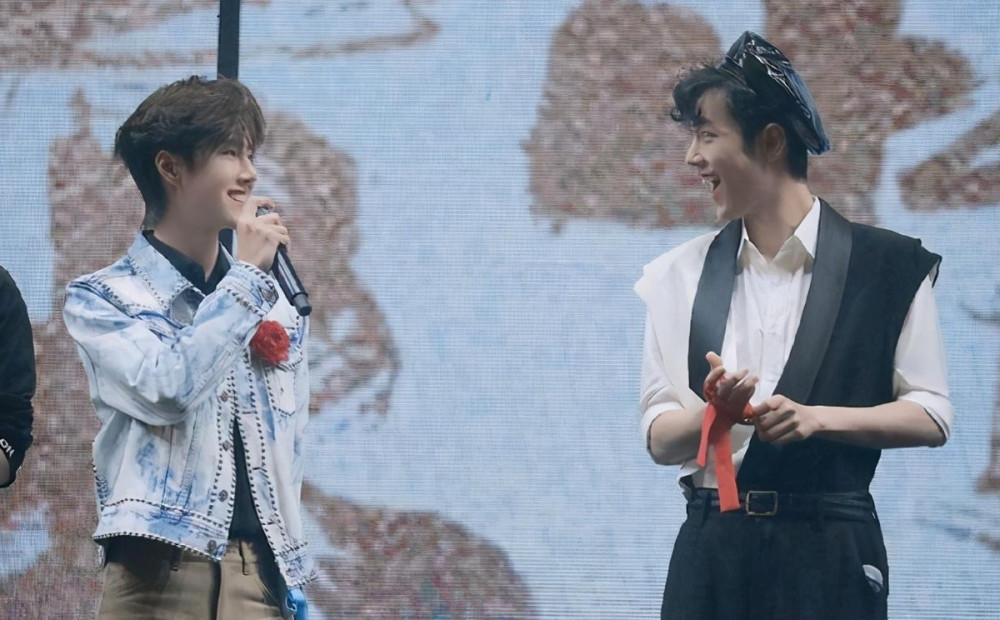 王一博|肖战王一博有望再同框，十二月时尚Cosmo庆典受关注，粉丝很期待！