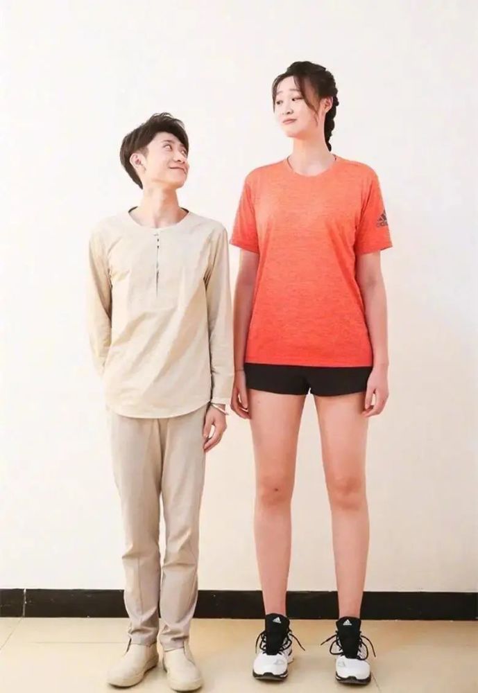 排球女将就是不一般,惠若琪穿简约运动套装,腿长一米八!