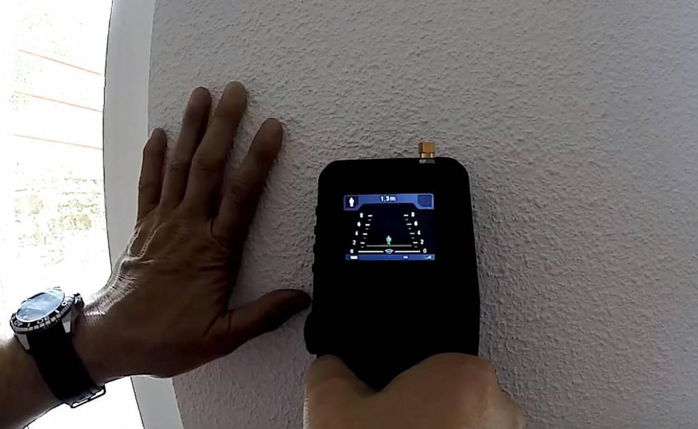 我军"穿墙雷达"成巷战利器,隔墙可视功能,让敌人踪迹尽显无疑