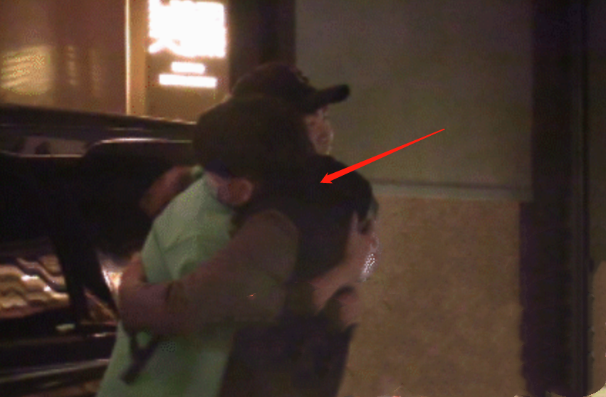 翟天临|翟天临辛芷蕾被曝同居！深夜先后回一同小区，绯闻传2年感情稳定