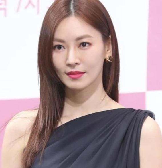 金素妍新剧变身富家小姐,与李尚禹因戏生情,婚后变身幸福小女人_腾讯