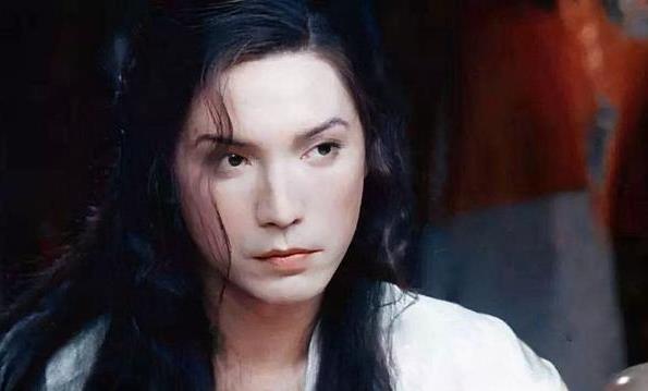 《蝴蝶君》时佩璞扮演者剧照当时有人做过猜测,或许时佩璞与布尔