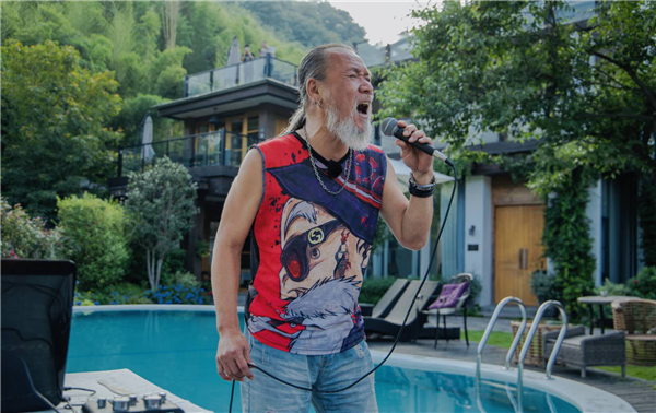 音乐big榜头条聚焦中国台湾老杨勇闯星光大道总决赛