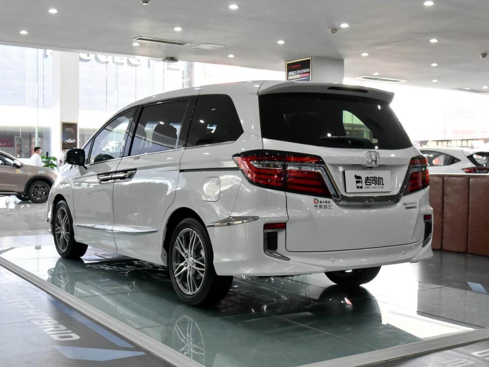 尺寸大空间更大7座日系大mpv配本田低油耗混动实拍本田艾力绅