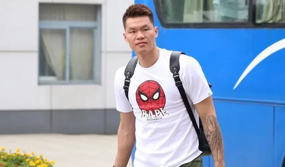 篮球运动员排行榜_中国篮球运动员排行榜前十名