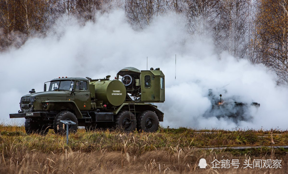 俄防化部队装备的外形奇怪装备把米格15发动机安到车上能防卫星侦察