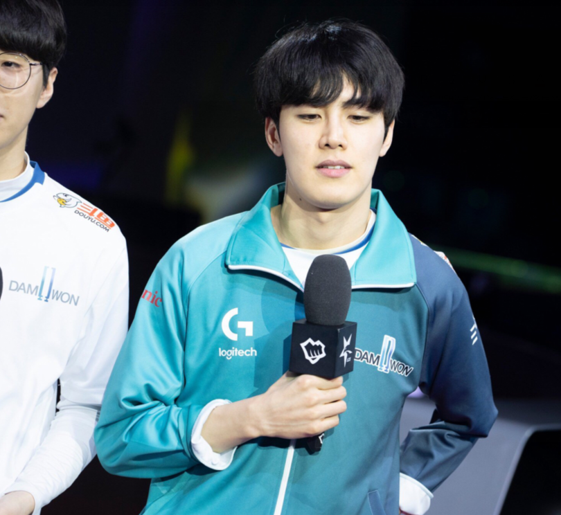 dwg替补上单flame成第二个新一英雄联盟史上年龄最大的世界冠军