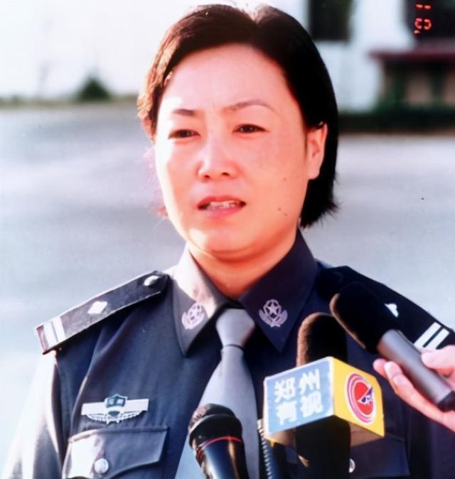 任长霞丈夫:为普通人免费打官司,去世时仅45岁,选择与妻合葬