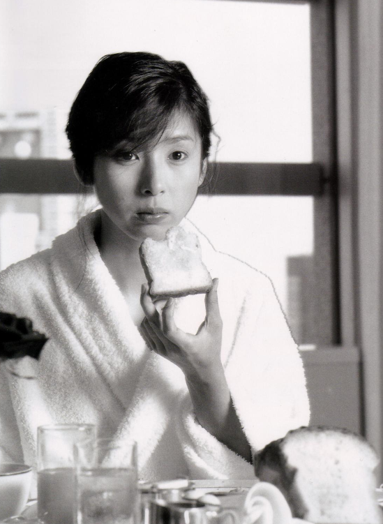 60岁日本周慧敏黑木瞳化身白月光,逆龄神颜爆中韩热搜