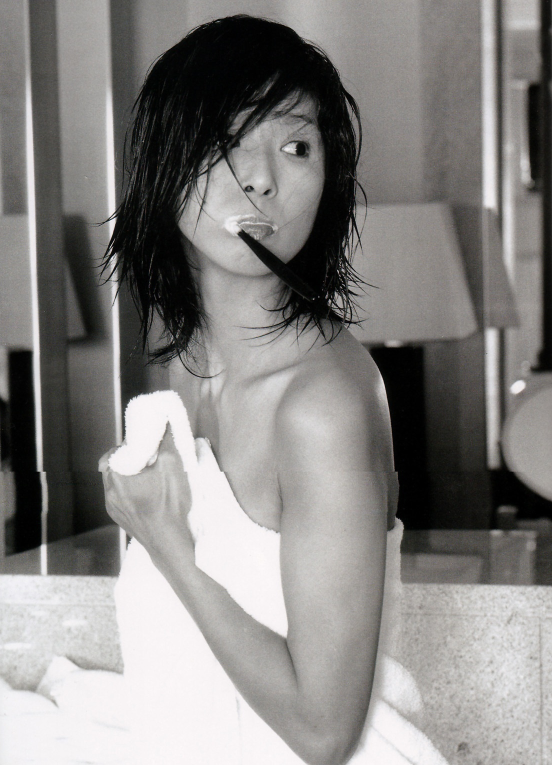 60岁日本周慧敏黑木瞳化身白月光,逆龄神颜爆中韩热搜