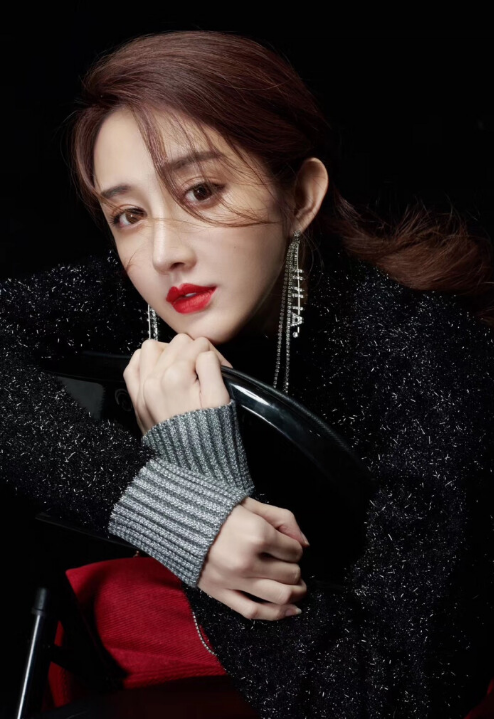 把自己拍成"烂片女王"的她,出道10年不温不火,却在抖音里成网红!