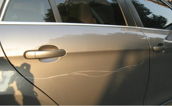 汽车漆面划痕该如何修复处理