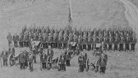 随后,高升号上的官兵纷纷取出步枪,向浪速号射出暴雨般的子弹.