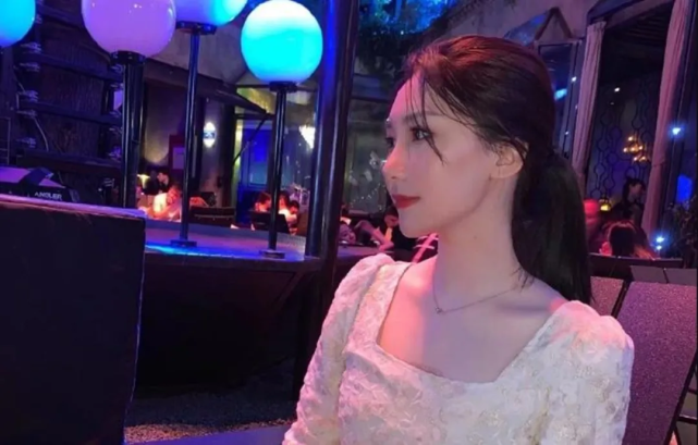 贝玲妃为证未请代打发露手操作视频看到1画面观众愣住最多市级