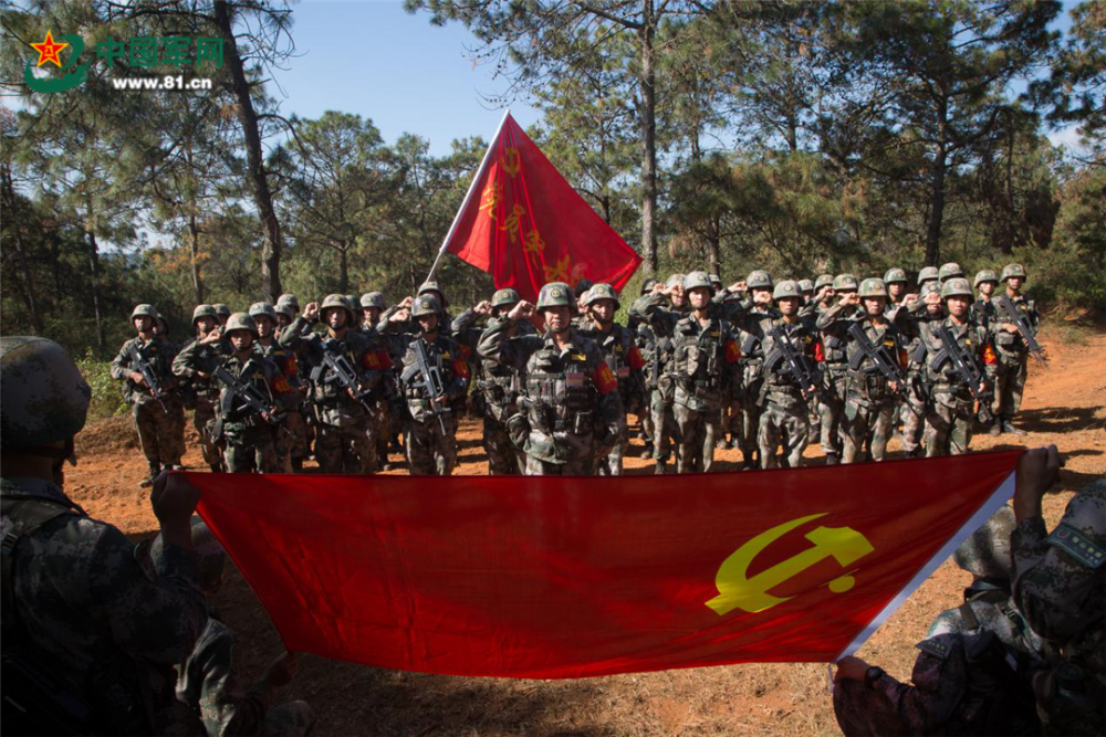 这个旅千里机动至陌生地域展开全要素对抗演练