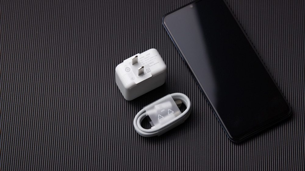 不到iphone12三分之一的价格vivoy73s详细开箱