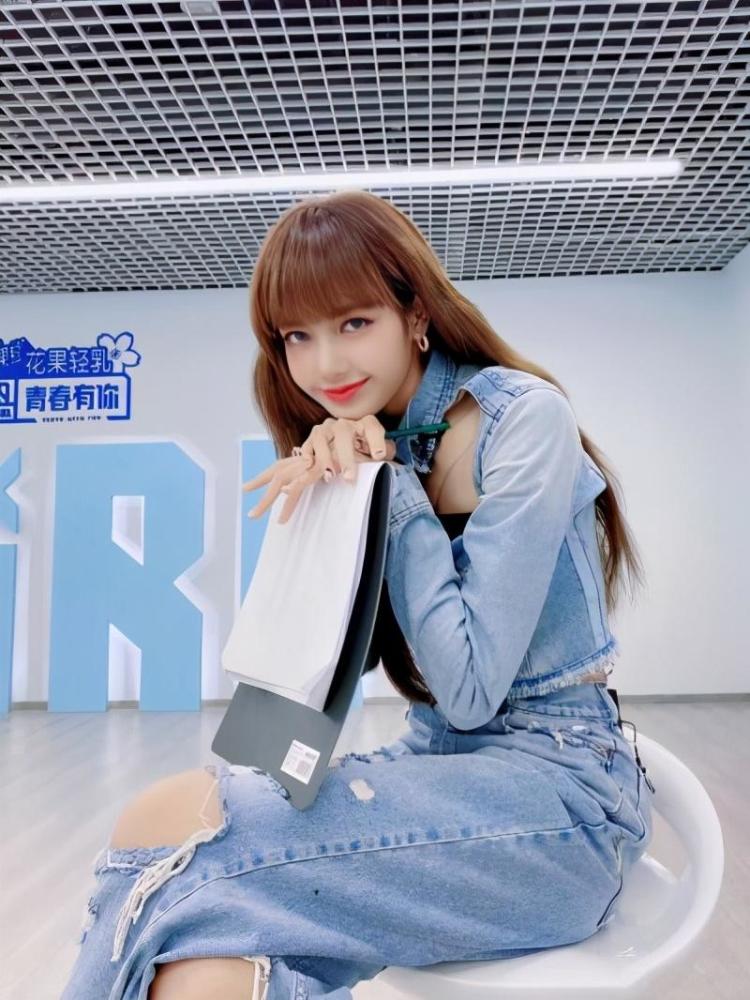 迪丽热巴|亚太最美100张面孔榜单：Lisa第一，迪丽热巴和赵丽颖进入前十