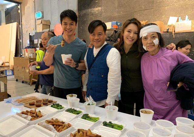 马海伦|73岁香港女演员20岁买房，65岁成亿万富婆，却为省钱吃盒饭