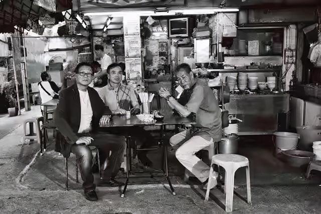 马海伦|73岁香港女演员20岁买房，65岁成亿万富婆，却为省钱吃盒饭