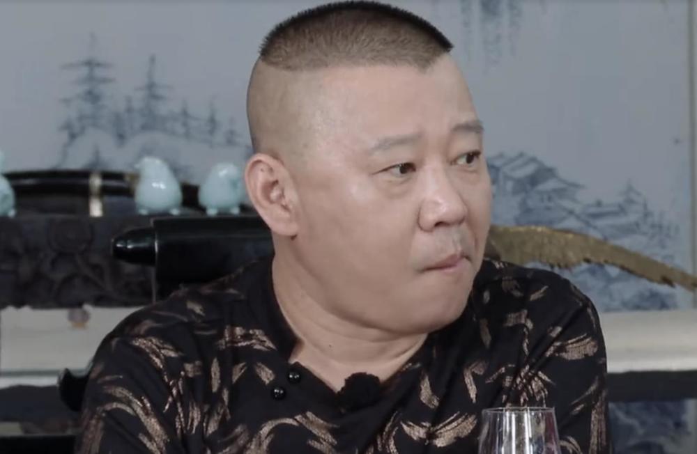 德云社团|德云社团综心酸一幕，知名演员拿不出一万块钱，郭德纲都脸红了