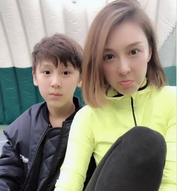 情深深雨蒙蒙|最幸运的琼瑶女郎：嫁豪门与丈夫恩爱15年，儿子帅到可以出道