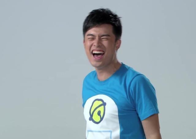 观众从一开始听到他的笑声,会跟着哈哈大笑,可后来,见到陈赫发笑,恐怖