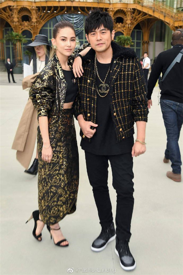 昆凌|周杰伦被曝离婚后，昆凌秀恩爱回应：我们像史密斯夫妇一样甜蜜