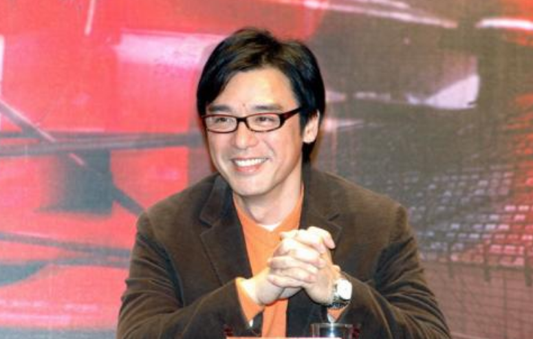 谭咏麟|与谭咏麟是好友，生意破产欠债2亿，如今65岁开演唱会坐无空席
