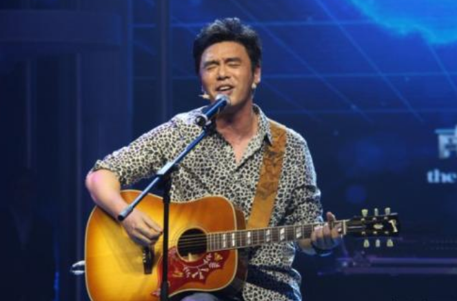 谭咏麟|与谭咏麟是好友，生意破产欠债2亿，如今65岁开演唱会坐无空席