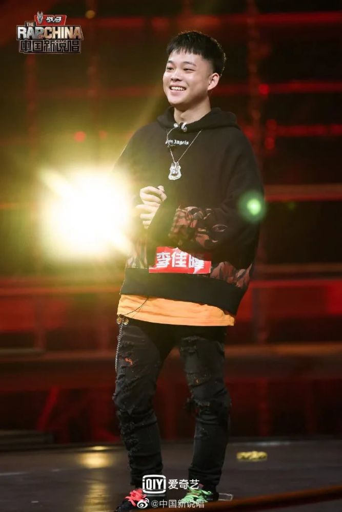 说到李佳隆,还得引申说说吴亦凡厂牌「x 发电站」以及他本人在「说唱