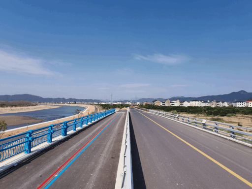 沿江公路常山段全线畅通