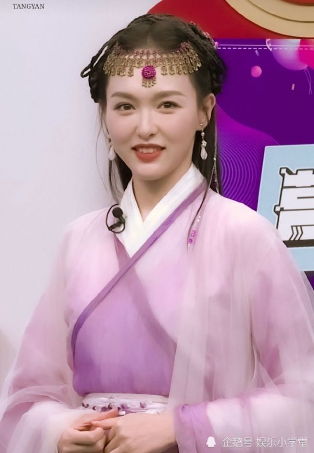 一位王牌少年宋亚轩,首期录制嘉宾有唐嫣,任嘉伦,唐艺昕,林更新,白冰