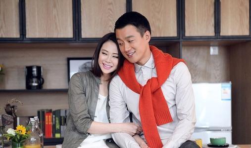 关悦|关悦罕见带大女儿逛街，12岁佟含月身高超过妈妈亭亭玉立长腿抢镜