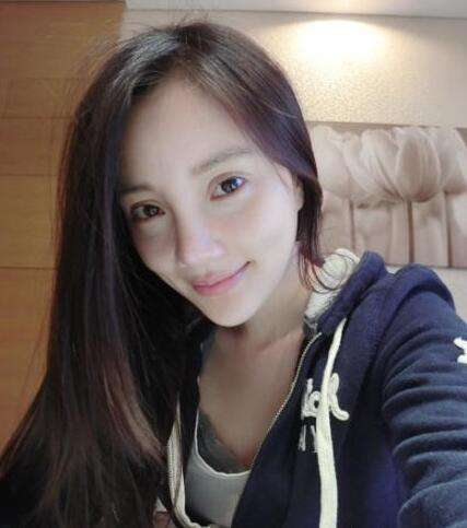 吴昕|吴昕自曝已收到60件快递，一月网购30次，但比李小璐戚薇差远了