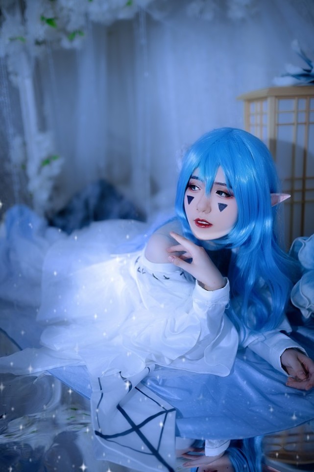 cos凹凸世界安莉洁玫瑰战争cos正片