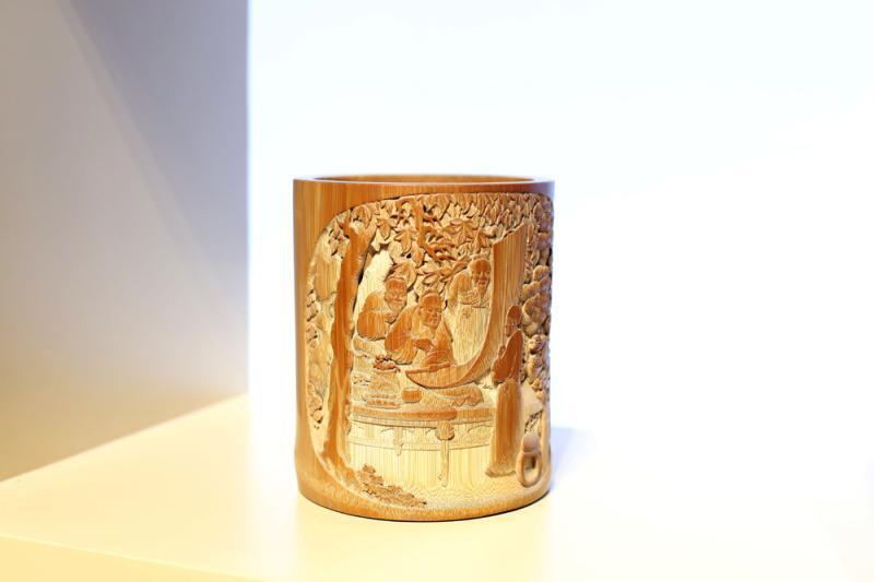 非遗|都是“尖货”：9件国家级、28件市级非遗展品亮相进博会新闻中心