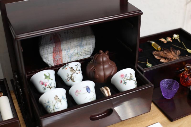 非遗|都是“尖货”：9件国家级、28件市级非遗展品亮相进博会新闻中心