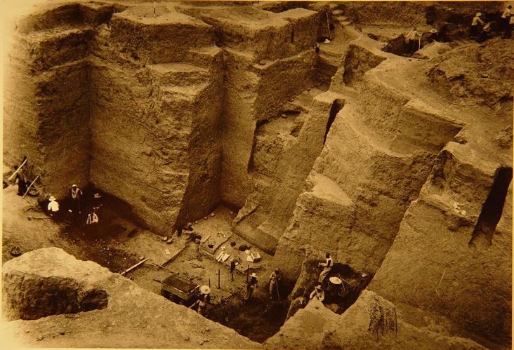 安阳殷墟出土文物,青铜器里有一颗煮过的人头,带出一段残忍历史_腾讯