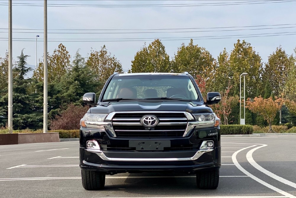 新款运动版兰德酷路泽提车!落地78万,8缸 空气悬挂,比x5还霸气